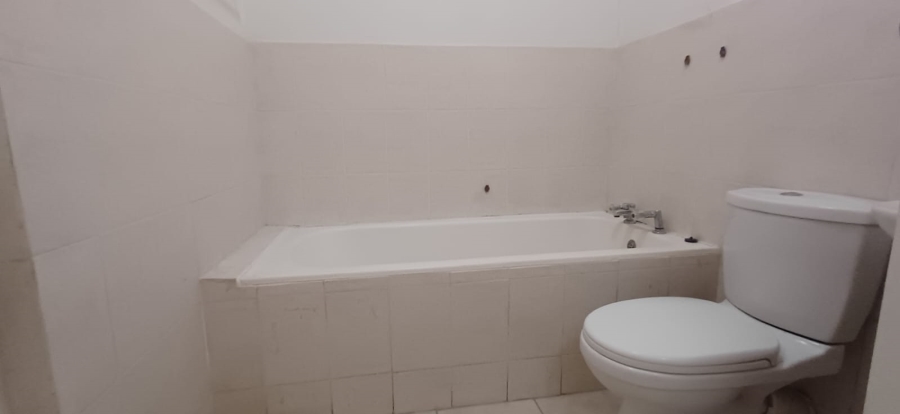 1 Bedroom Property for Sale in Quigney Eastern Cape